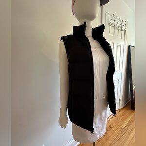 Nice Gap Women’s Puffer Black Vest Size S